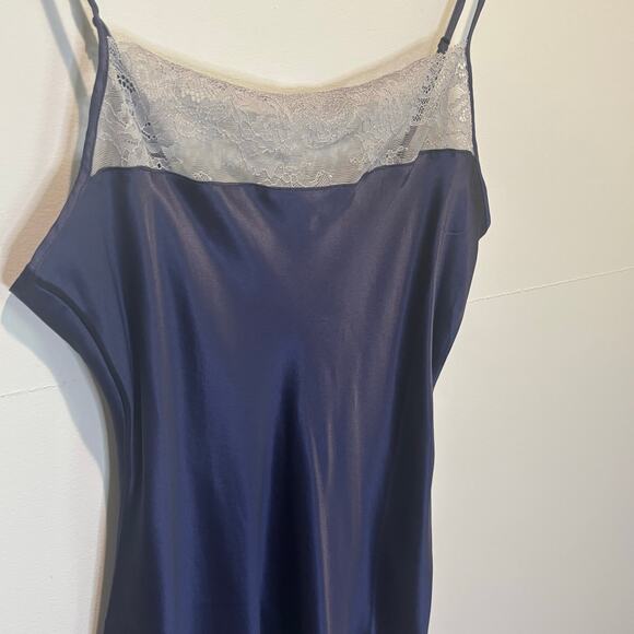 Julianna Rae Navy Silk Lace Trim Cami - size Medium - Picture 4 of 4